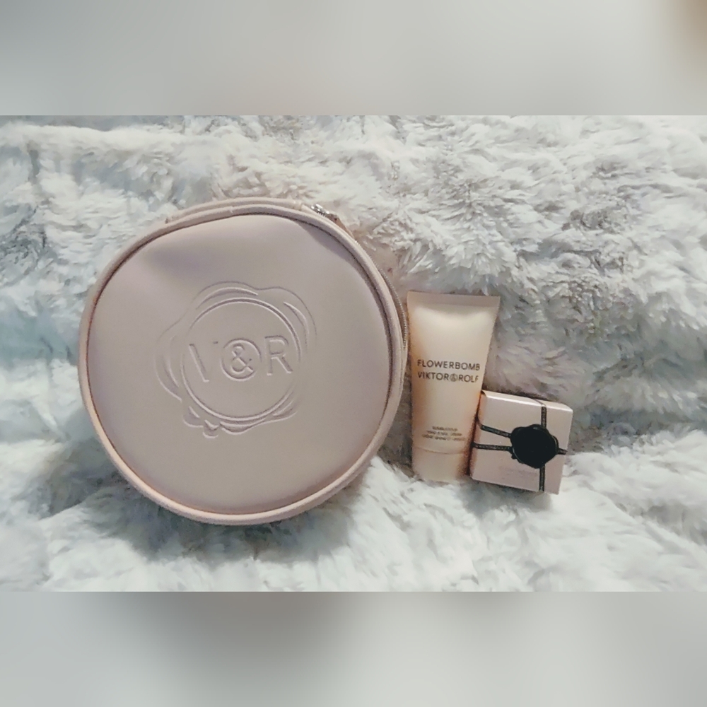 🆕3 pcs Viktor and Rolf products